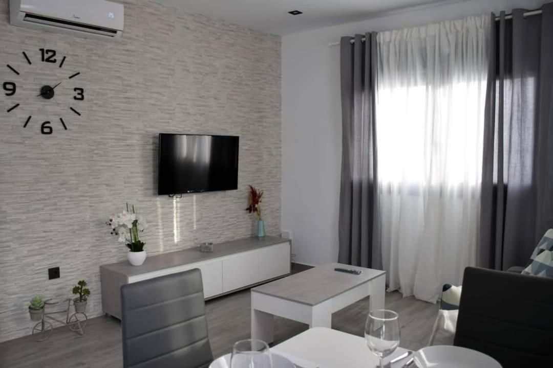 Alojamientos Lola, Suite Con Jacuzzi Benalup-Casas Viejas Bagian luar foto