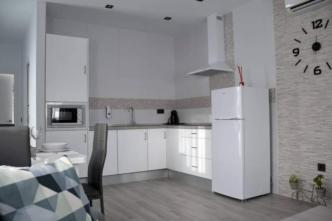 Alojamientos Lola, Suite Con Jacuzzi Benalup-Casas Viejas Bagian luar foto