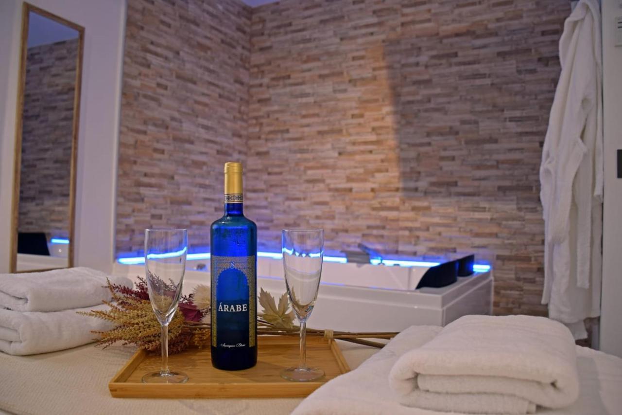 Alojamientos Lola, Suite Con Jacuzzi Benalup-Casas Viejas Bagian luar foto