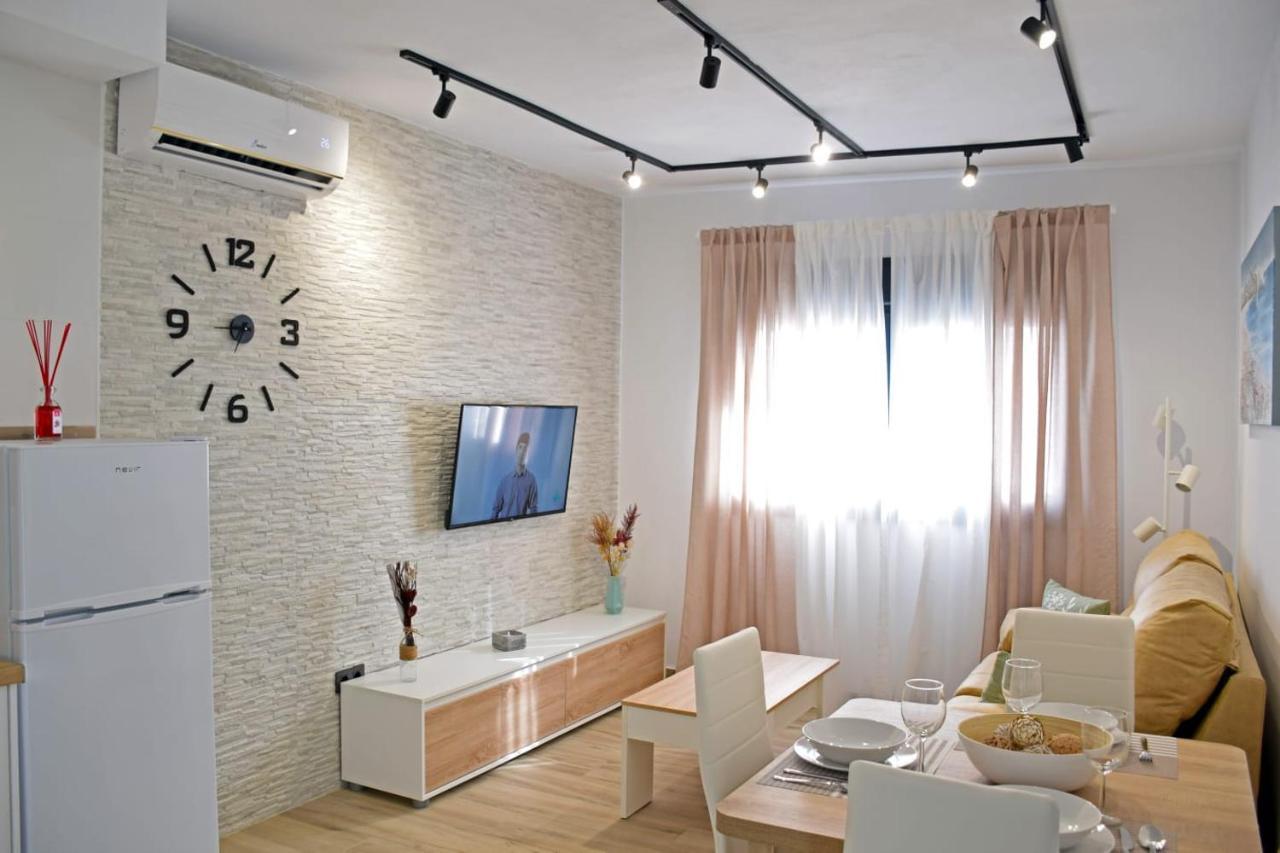Alojamientos Lola, Suite Con Jacuzzi Benalup-Casas Viejas Bagian luar foto