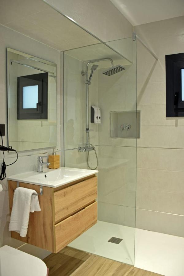 Alojamientos Lola, Suite Con Jacuzzi Benalup-Casas Viejas Bagian luar foto