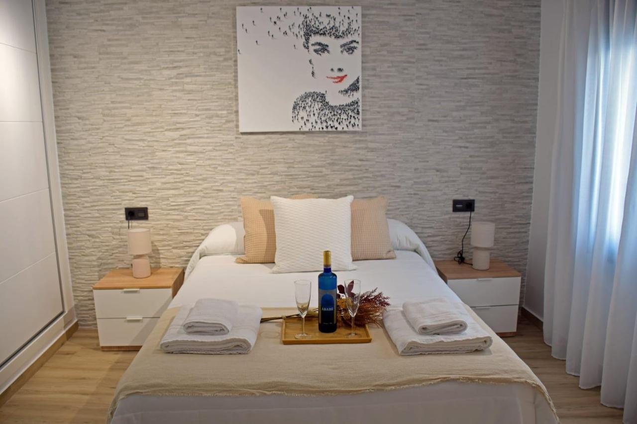 Alojamientos Lola, Suite Con Jacuzzi Benalup-Casas Viejas Bagian luar foto